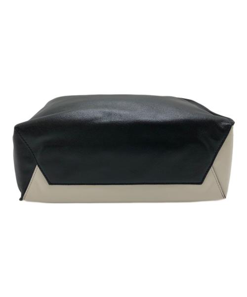 MARNI（マルニ）MARNI (マルニ) MUSEO SOFT ミニバッグ ホワイト×ブラックの古着・服飾アイテム