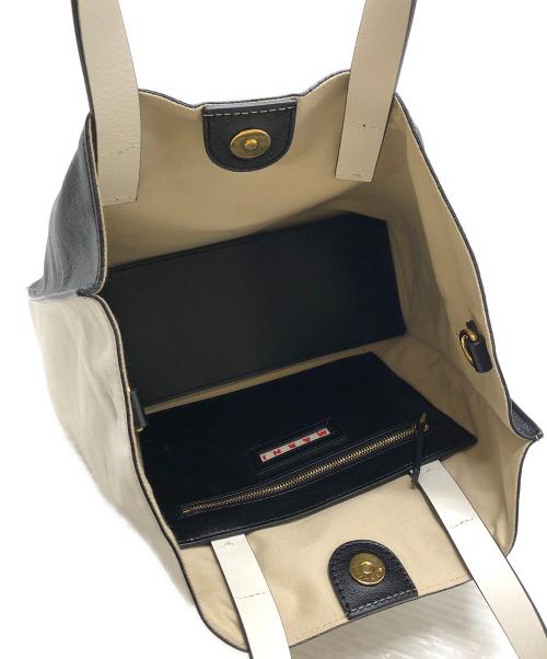 MARNI（マルニ）MARNI (マルニ) MUSEO SOFT ミニバッグ ホワイト×ブラックの古着・服飾アイテム