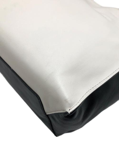 MARNI（マルニ）MARNI (マルニ) MUSEO SOFT ミニバッグ ホワイト×ブラックの古着・服飾アイテム