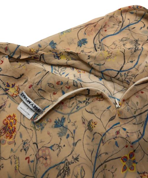 ISSEY MIYAKE（イッセイミヤケ）ISSEY MIYAKE (イッセイミヤケ) シアースカート ベージュ サイズ:2の古着・服飾アイテム