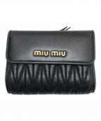 MIU MIUミュウミュウ）の古着「二つ折り財布」｜ブラック