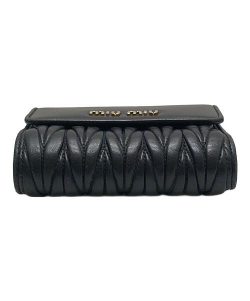 MIU MIU（ミュウミュウ）MIU MIU (ミュウミュウ) 二つ折り財布 ブラック サイズ:表記なしの古着・服飾アイテム