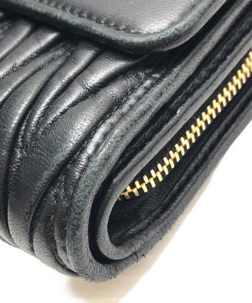 MIU MIU（ミュウミュウ）MIU MIU (ミュウミュウ) 二つ折り財布 ブラック サイズ:表記なしの古着・服飾アイテム