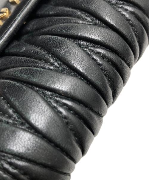 MIU MIU（ミュウミュウ）MIU MIU (ミュウミュウ) 二つ折り財布 ブラック サイズ:表記なしの古着・服飾アイテム