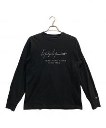 YOHJI YAMAMOTO×New Era（ヨウジヤマモト×ニューエラ）の古着「ロゴプリントカットソー」｜ブラック