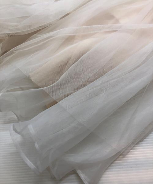 Belle vintage（ベル ヴィンテージ）Belle vintage (ベル ヴィンテージ) ボリュームチュール×オーガンジーデニムサロペット アイボリー サイズ:1の古着・服飾アイテム