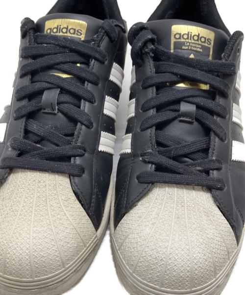 adidas（アディダス）adidas (アディダス) スニーカー ブラック サイズ:26.5CMの古着・服飾アイテム