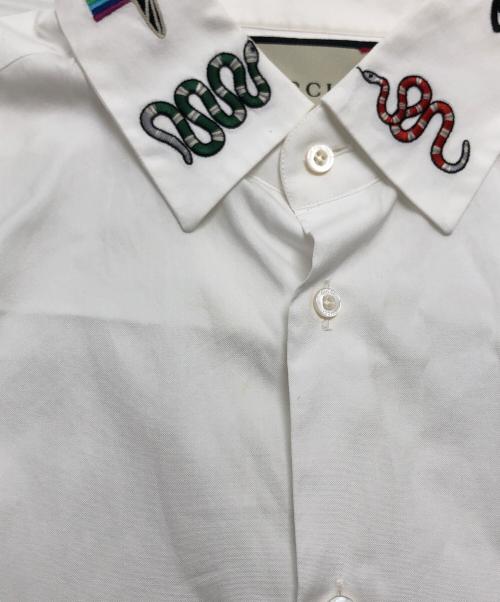 GUCCI（グッチ）GUCCI (グッチ) シンボルズスネーク刺繍シャツ ホワイト サイズ:38/15の古着・服飾アイテム
