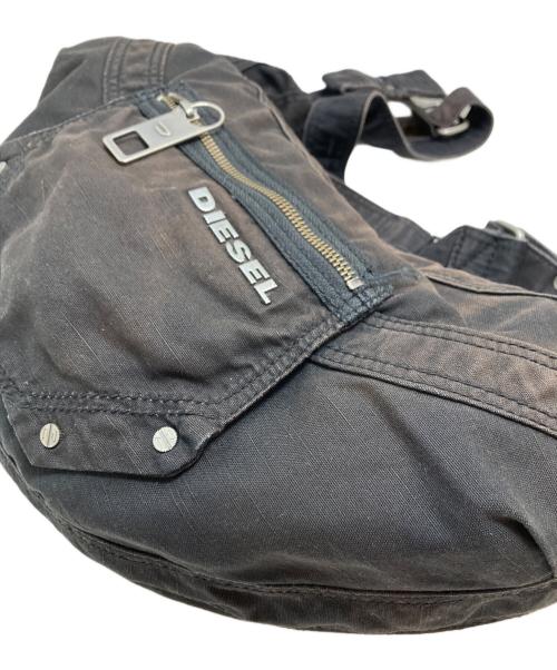 DIESEL（ディーゼル）DIESEL (ディーゼル) 三日月ショルダーバッグ ブラックの古着・服飾アイテム