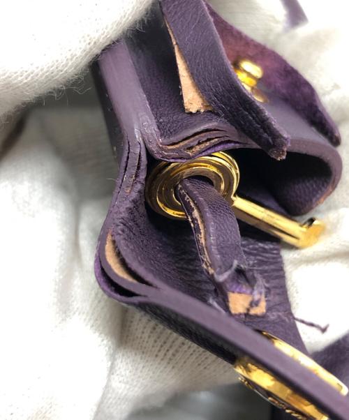 MIU MIU（ミュウミュウ）MIU MIU (ミュウミュウ) ロック金具付レザーハンドバッグ パープル サイズ:表記なしの古着・服飾アイテム