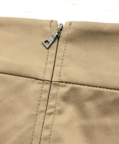 PRADA（プラダ）PRADA (プラダ) ベルト付スカート ベージュ サイズ:40(M〜Lサイズ相当)の古着・服飾アイテム