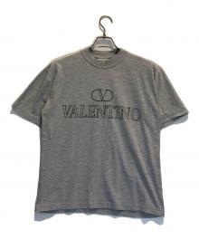 VALENTINO（ヴァレンティノ）の古着「ロゴプリントTシャツ」｜グレー