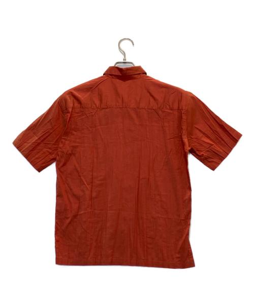 ISSEY MIYAKE（イッセイミヤケ）ISSEY MIYAKE (イッセイミヤケ) シワ加工シャツ レッド サイズ:2の古着・服飾アイテム