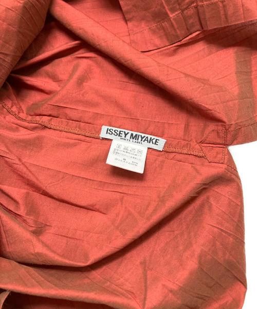 ISSEY MIYAKE（イッセイミヤケ）ISSEY MIYAKE (イッセイミヤケ) シワ加工シャツ レッド サイズ:2の古着・服飾アイテム