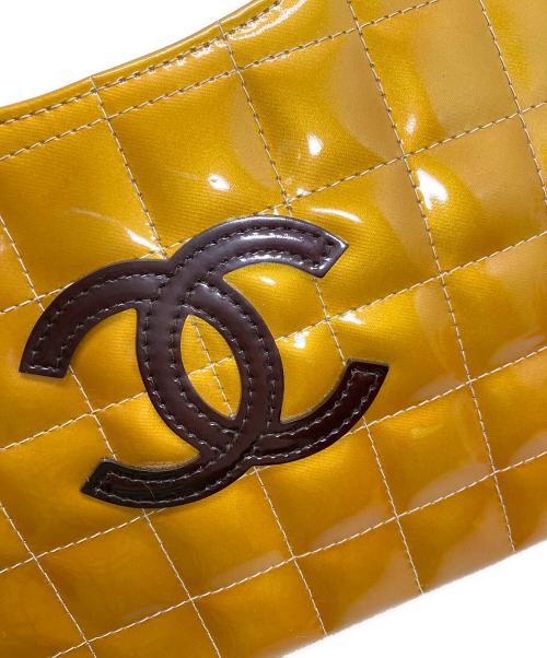 CHANEL（シャネル）CHANEL (シャネル) チョコバーパテントショルダーバッグ イエロー サイズ:表記なしの古着・服飾アイテム