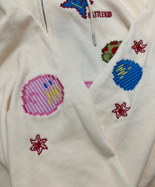 battle kid（バトルキッド）battle kid (バトルキッド) 刺繍ロゴワッペンジップパーカー  アイボリー サイズ:XLの古着・服飾アイテム