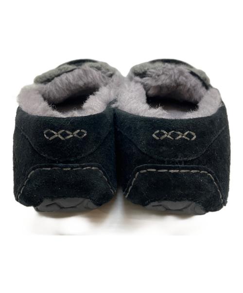 UGG（アグ）UGG (アグ) ANSLEY リボンモカシン ブラック サイズ:25CMの古着・服飾アイテム