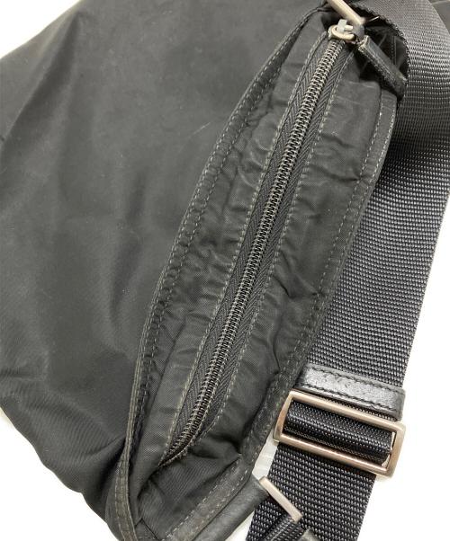 PRADA（プラダ）PRADA (プラダ) ナイロンショルダーバッグ ブラックの古着・服飾アイテム