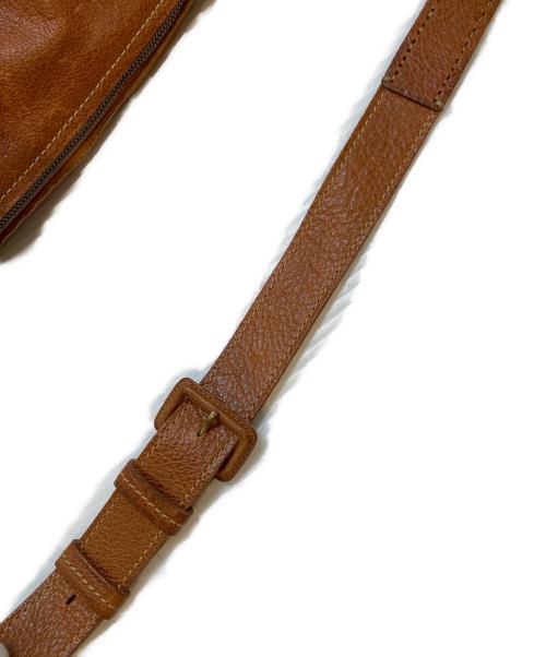 genten（ゲンテン）genten (ゲンテン) ヴィンテージバッファロー ショルダーバッグ大 ブラウンの古着・服飾アイテム