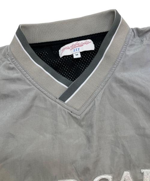YARDSALE（ヤードセール）YARDSALE (ヤードセール) Vネックナイロン グレー サイズ:Mの古着・服飾アイテム
