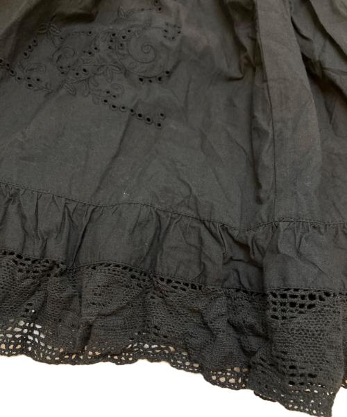 crinkle crinkle crinkle（クリンクル クリンクル クリンクル）crinkle crinkle crinkle (クリンクル クリンクル クリンクル) 2way embroideryミニスカート ブラック サイズ:Fの古着・服飾アイテム