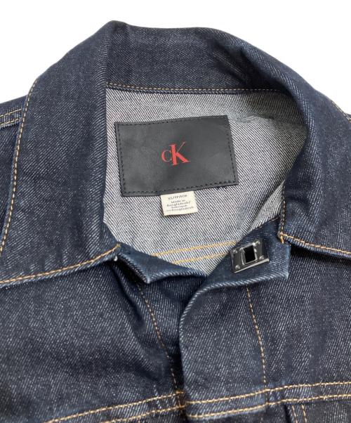 Calvin Klein（カルバンクライン）Calvin Klein (カルバンクライン) ターンロックデニムトラッカージャケット インディゴ サイズ:XSの古着・服飾アイテム