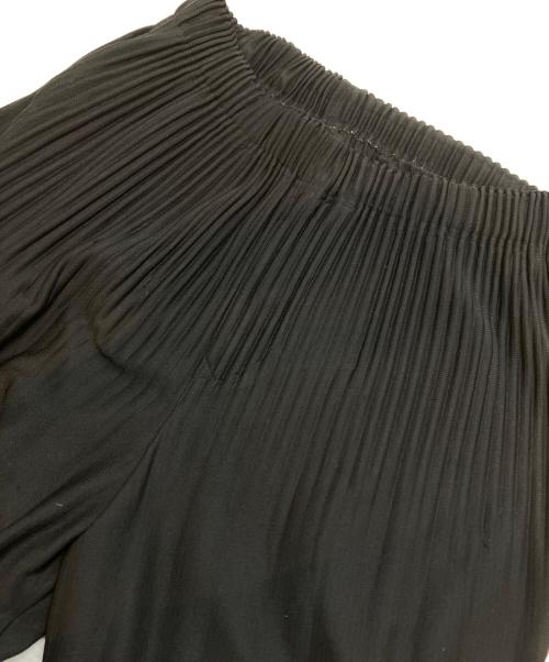 HOMME PLISSE ISSEY MIYAKE（オム プリッセ イッセイ ミヤケ）HOMME PLISSE ISSEY MIYAKE (オム プリッセ イッセイ ミヤケ) BASICS ブラック サイズ:1の古着・服飾アイテム