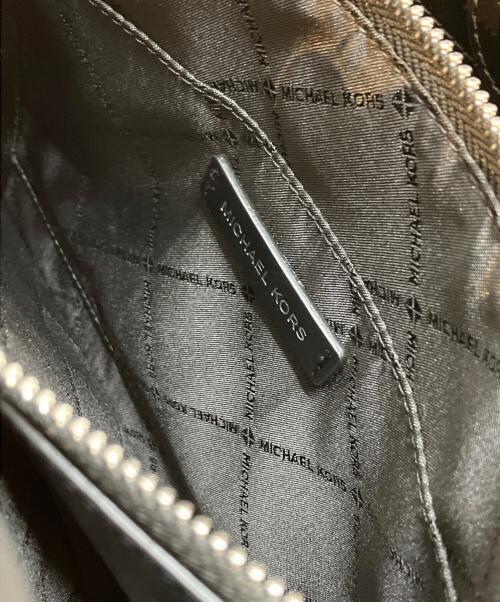 MICHAEL KORS（マイケルコース）MICHAEL KORS (マイケルコース) CARSON デニム センタージップ サッチェル ミディアム ブラック サイズ:表記なしの古着・服飾アイテム