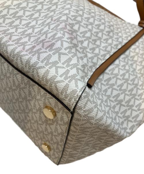 MICHAEL KORS（マイケルコース）MICHAEL KORS (マイケルコース) Whitney Large Logo Tote Bag ホワイト サイズ:表記なしの古着・服飾アイテム