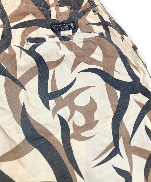 A BATHING APE（アベイシングエイプ）A BATHING APE (アベイシングエイプ) トライバルカモハーフパンツ ブラウン サイズ:Lの古着・服飾アイテム