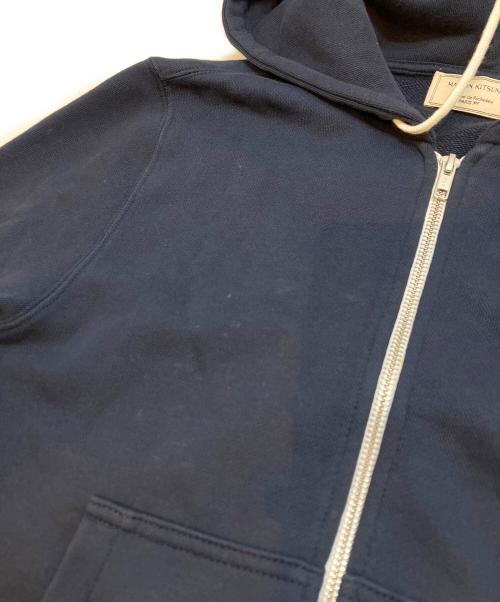maison kitsune（メゾンキツネ）MAISON KITSUNE (メゾンキツネ) トリコロールフォックスパッチ ジップパーカー ネイビー サイズ:Sの古着・服飾アイテム