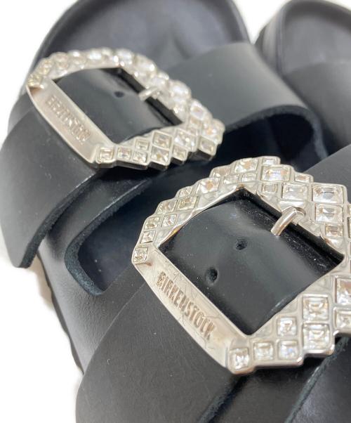 BIRKENSTOCK（ビルケンシュトック）BIRKENSTOCK (ビルケンシュトック) Manolo Blahnik (マノロ ブラニク) ARIZONA CRYSTAL SMOOTH LEATHER/アリゾナクリスタルスムースレザー ブラック サイズ:37(24CM)の古着・服飾アイテム