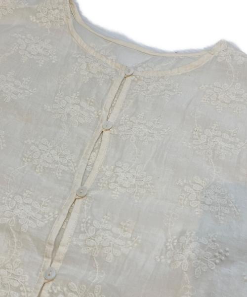 KAGURE（カグレ）KAGURE (カグレ) コットンガーゼ刺繍2WAYブラウス アイボリー サイズ:FREEの古着・服飾アイテム