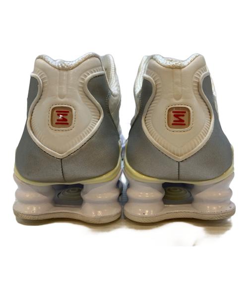 NIKE（ナイキ）NIKE (ナイキ) SHOX TL WHITE/WHITE-METALLIC SILVER-MAX ORANGE ホワイト サイズ:27cmの古着・服飾アイテム