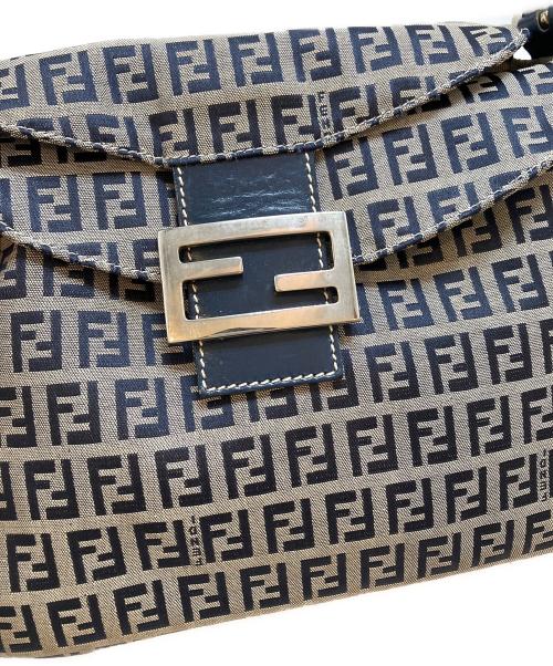 FENDI（フェンディ）FENDI (フェンディ) マンバケット ズッキーノ/ワンショルダーバッグ グレーの古着・服飾アイテム