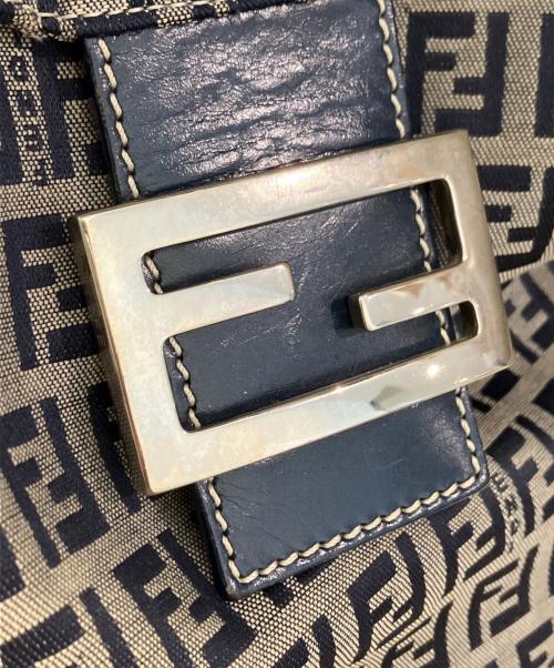FENDI（フェンディ）FENDI (フェンディ) マンバケット ズッキーノ/ワンショルダーバッグ グレーの古着・服飾アイテム