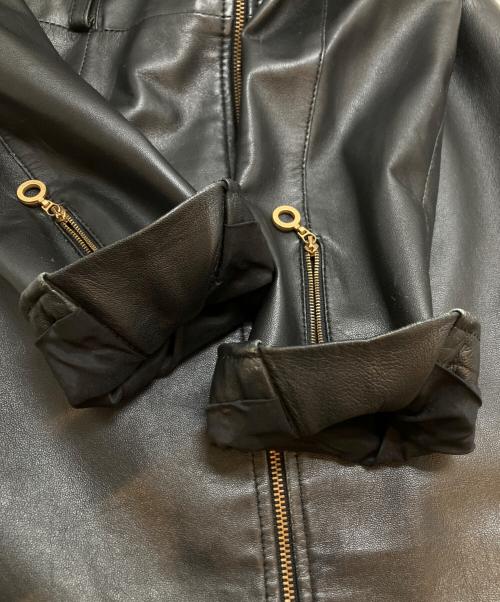VERSACE JEANS COUTURE（ヴェルサーチ ジーンズクチュール）VERSACE JEANS COUTURE (ヴェルサーチ ジーンズクチュール) レザーコート ブラック サイズ:26/40(おおよそMサイズ)の古着・服飾アイテム