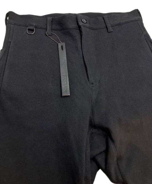 ISAMU KATAYAMA BACKLASH（イサムカタヤマ・バックラッシュ）ISAMU KATAYAMA BACKLASH (イサムカタヤマ・バックラッシュ) SUPER STRETCH DOBBY CLOTH SARROUEL SKINNY PANTS ブラック サイズ:Mの古着・服飾アイテム