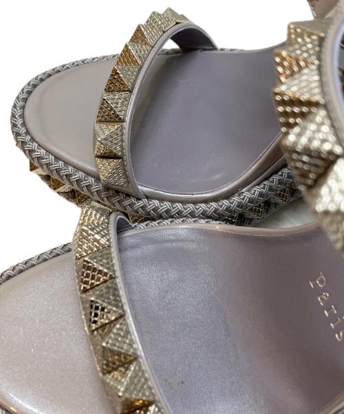 Christian Louboutin（クリスチャン・ルブタン）Christian Louboutin (クリスチャン・ルブタン) スタッズ付きウェッジサンダル グレー サイズ:37の古着・服飾アイテム