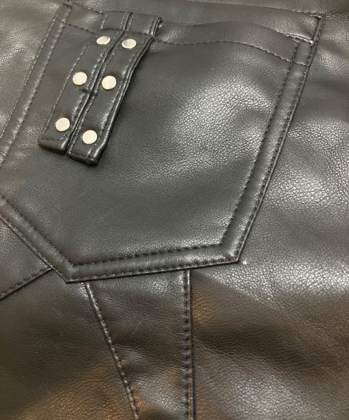 COZY WORLD WIDE（コージーワールドワイド）cozy world wide (コージーワールドワイド) フェイクレザーカーゴパンツ ブラック サイズ:Mの古着・服飾アイテム