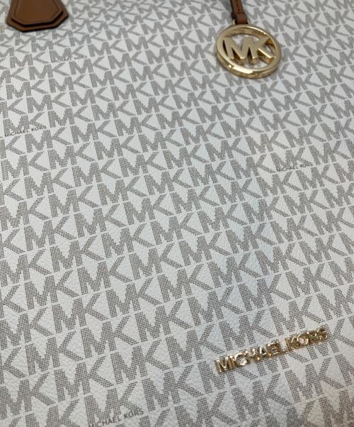 MICHAEL KORS（マイケルコース）MICHAEL KORS (マイケルコース) トートバッグ ホワイトの古着・服飾アイテム