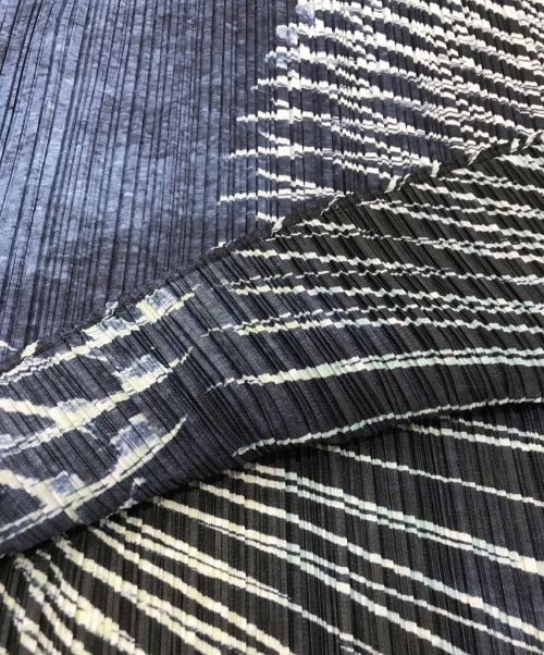 PLEATS PLEASE（プリーツプリーズ）PLEATS PLEASE (プリーツプリーズ) 総柄プリーツノースリーブワンピース/2017SS/Motion Dress ブルー サイズ:4の古着・服飾アイテム