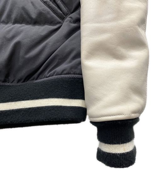 GOODENOUGH（）GOODENOUGH (グッドイナフ) ダウンヴァーシティジャケット グレー×ホワイト サイズ:Mの古着・服飾アイテム