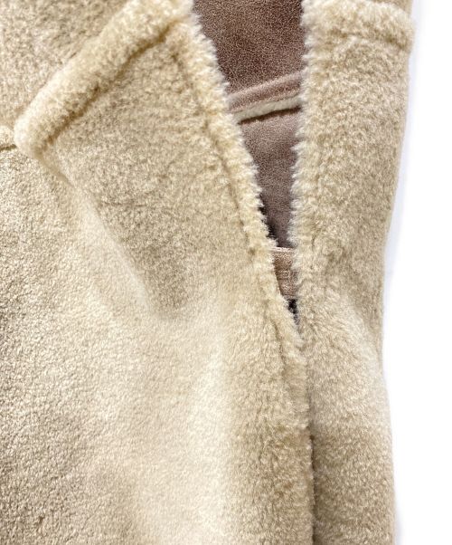 Ameri（アメリ）AMERI (アメリ) REVERSIBLE BOA PONCHO COAT ベージュ サイズ:FREEの古着・服飾アイテム