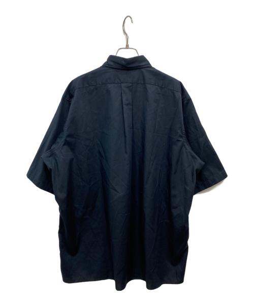 INDIVIDUALIZED SHIRTS（インディビジュアライズドシャツ）INDIVIDUALIZED SHIRTS (インディビジュアライズドシャツ) ボタンダウンショートスリーブシャツ ブラック サイズ:16の古着・服飾アイテム