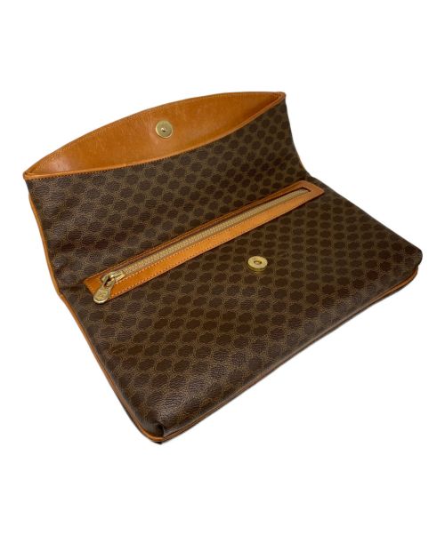 CELINE（セリーヌ）CELINE (セリーヌ) マカダムフラップクラッチバッグ ブラウンの古着・服飾アイテム