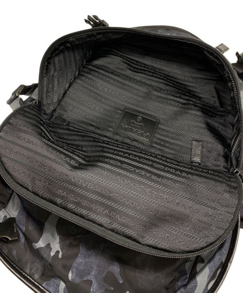 PRADA（プラダ）PRADA (プラダ) カモ柄メッセンジャーバッグ ブラックの古着・服飾アイテム