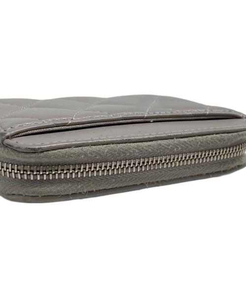 CHANEL（シャネル）CHANEL (シャネル) ラムスキンマトラッセクラシックジップコインパース グレーの古着・服飾アイテム