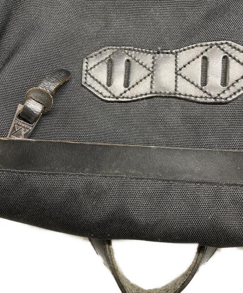 MAKAVELIC（マキャベリック）MAKAVELIC (マキャベリック) CHASE DOUBLE LINE BACKPACK ブラックの古着・服飾アイテム