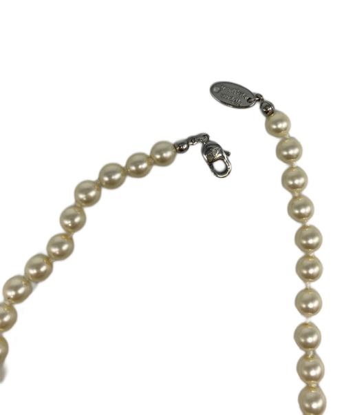 Vivienne Westwood（ヴィヴィアンウエストウッド）Vivienne Westwood (ヴィヴィアンウエストウッド) MAN BAS RELIEF PEARL ネックレス ホワイト サイズ:表記無しの古着・服飾アイテム